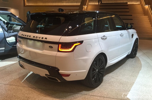 den-sau-Range-Rover-Sport-2018-2019-mau-trang