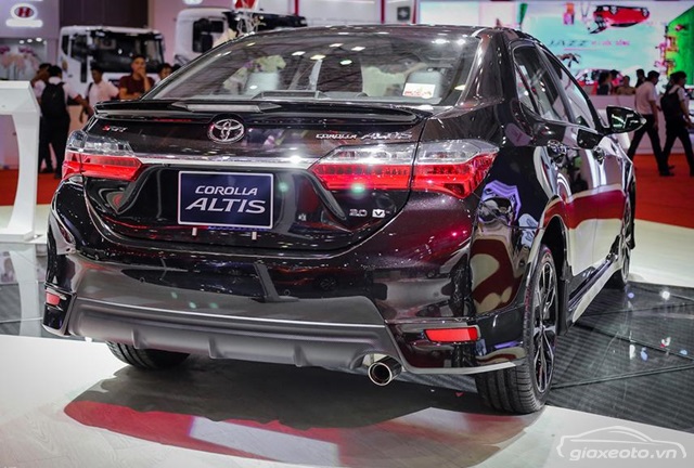 duoi-xe-toyota-altis-2018-2019