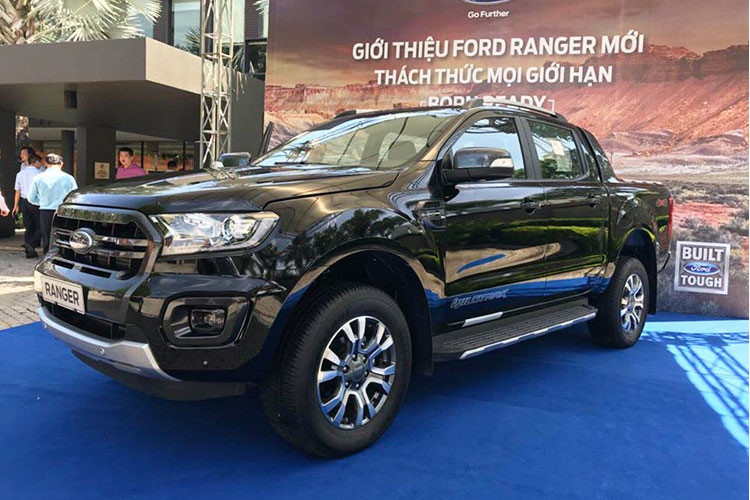 Ford Ranger 2019 giá từ 619 triệu 'bằng xương bằng thịt' tại Việt Nam.