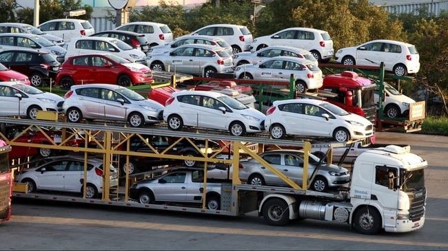 Chưa hết tháng 7, lượng ô tô nhập khẩu đạt kỷ lục cao nhất từ trước đến nay 1