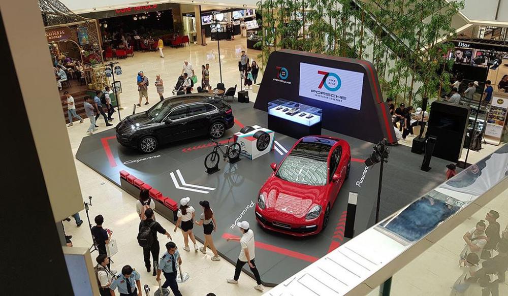 Porsche Panamera và Porsche Cayenne mới được trưng bày tại Saigon Centre a4